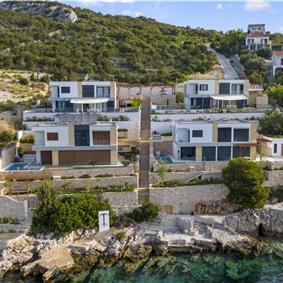 2 x 3 Bedroom Villa with Pool and Sea View near Trogir, Sleeps 6-8
